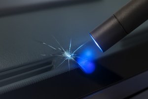Профессиональные методы удаления царапин с автомобильных стекол